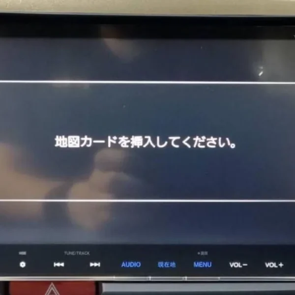 VXM-165VFNi infotainment system showing insert map SD card error blocking Apple CarPlay activation